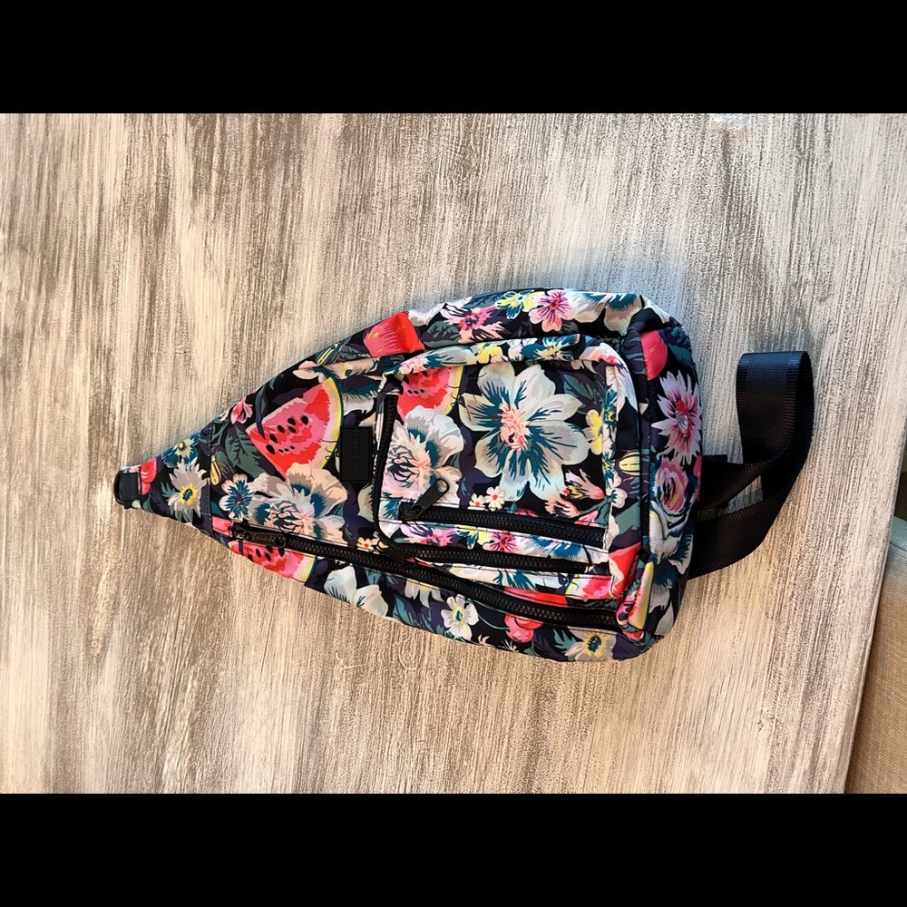 EUC Vera Bradley Sling Backpack